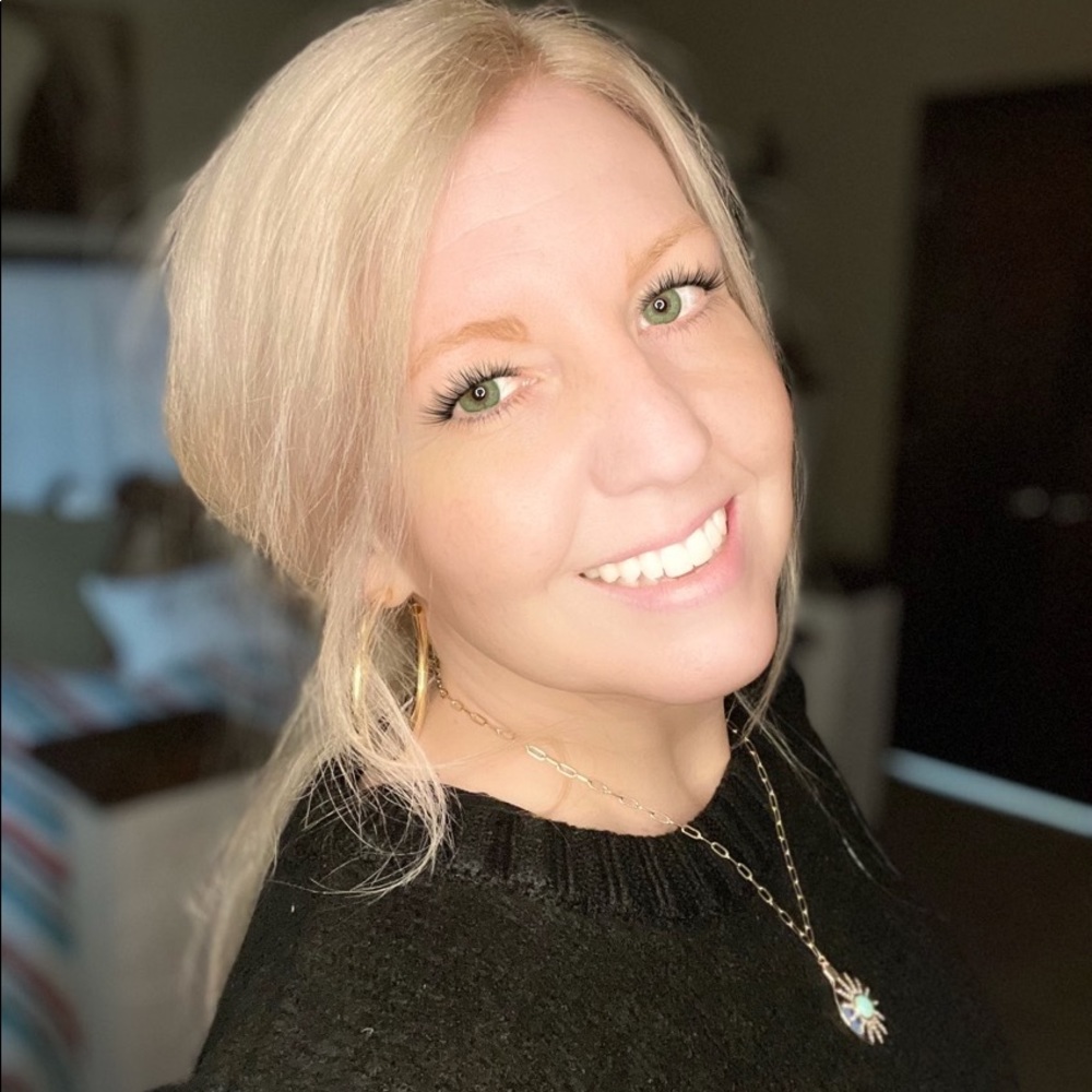 Meet your Posher, Julie